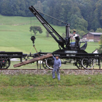 © Peter Hürzeler
Der Kranwagen in voller Aktion. Kranwagen