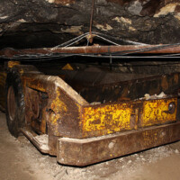 © Peter Hürzeler
Aus der Neuzeit der Asphaltförderung stammt dieser Dumper. Dumper