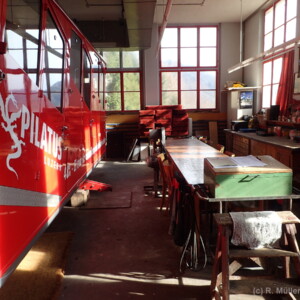 © Roman Müller Blick in die Werkstätte der Pilatusbahn mit dem Kasten des Bhe 1/2 29 Bhe 1/2 29