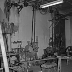 Schleifstein mit Antrieb durch einen Transmissionsriemen Schleifstein mit Antrieb durch einen Transmissionsriemen