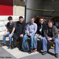 © Peter Hürzeler
Die Zügelmänner nach getaner Arbeit (es fehlt der Fotograf :-) ). Archivübername 6